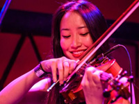 Amanda Lo - Acoustic and Electric Violinist