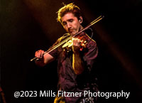 Brian Arrowood - Master Fiddler, Travis Tritt