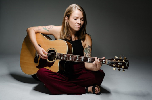 Frankie Raye - Singer, Songwriter, Guitar Player, Recording Artist